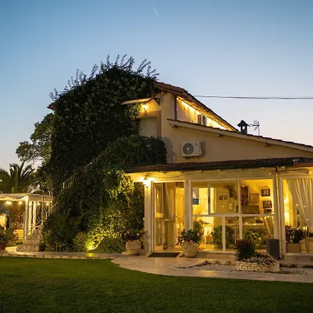 Colle Salomonio Bed and Breakfast 3*